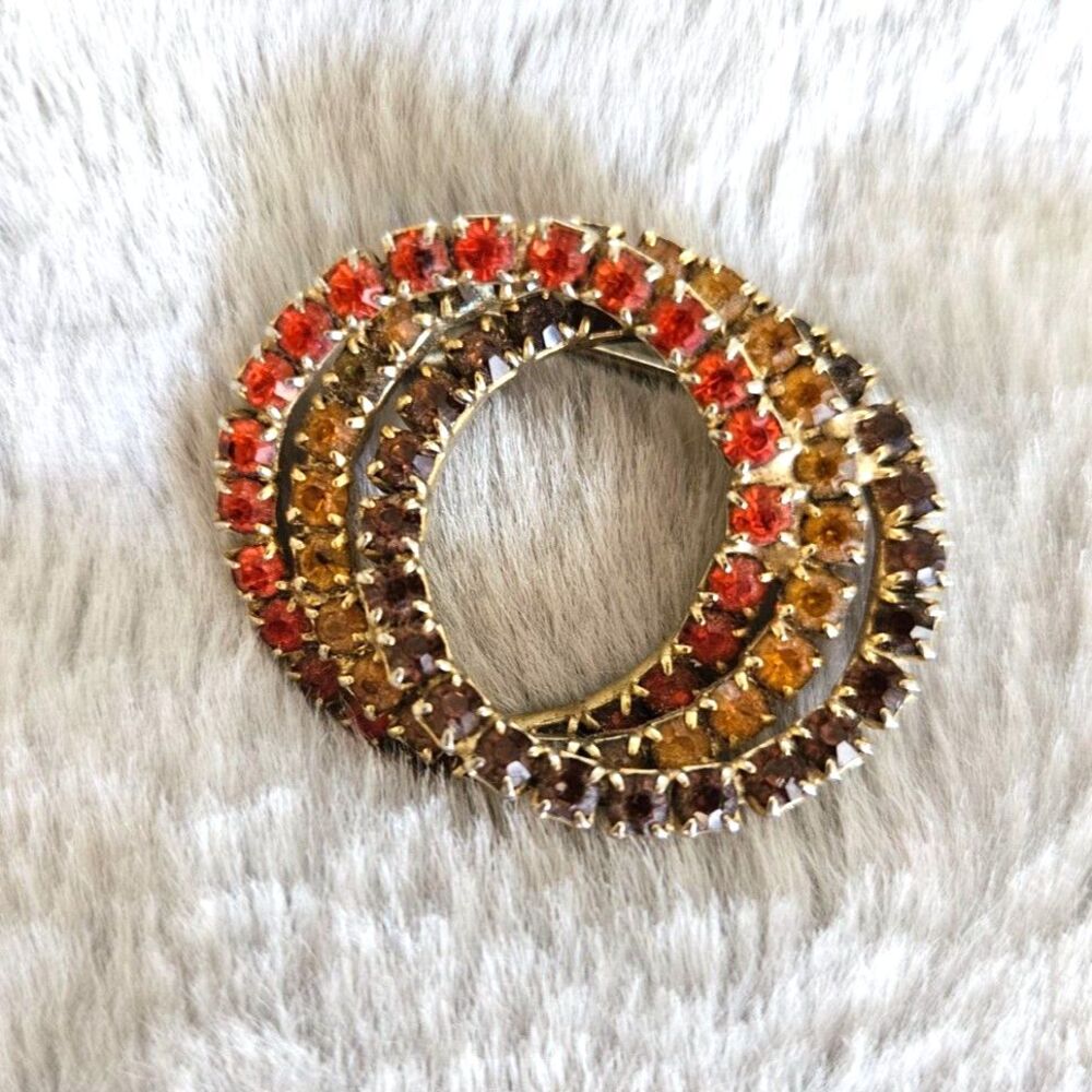 Vintage Rhinestone Interlocking Circle Brooch Pin Fall Ombre Shades Gold Tone